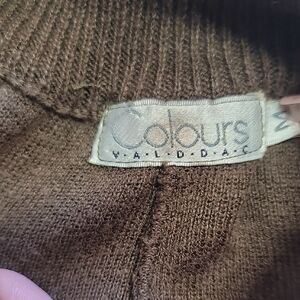 Colours V-Neck Sweater in Brown